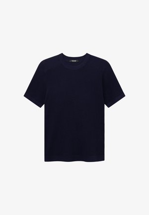 Camiseta de punto de manga corta en azul marino con cuello redondo y textura sutil acanalada, dispuesta plana sobre un fondo blanco.