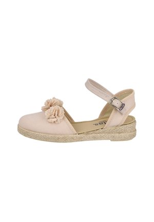 Sandalia espadrille rosa claro con acentos florales, parte superior de lienzo, correa al tobillo y suela de cuña envuelta en yute. Taco plano para mayor comodidad.