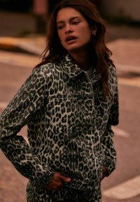 Next Jachetă din denim - leopard print
