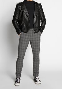 Jack & Jones Tygbyxor - white