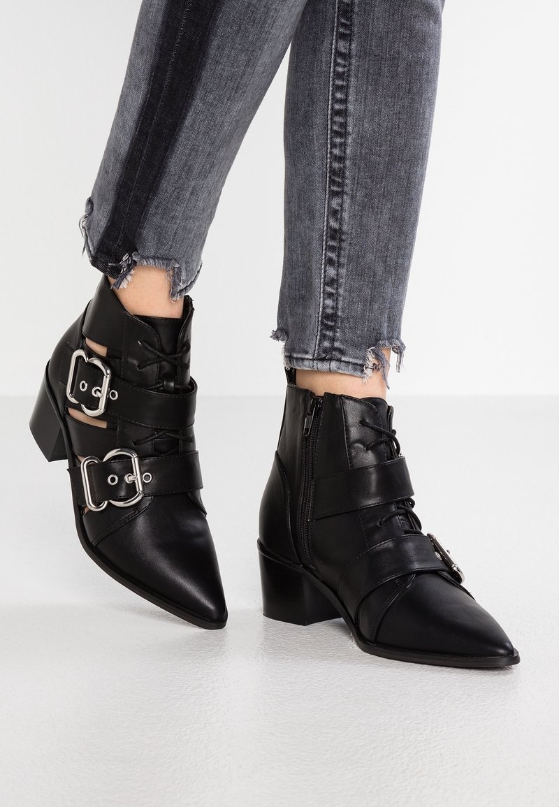 Miss Selfridge Botines camperos - black