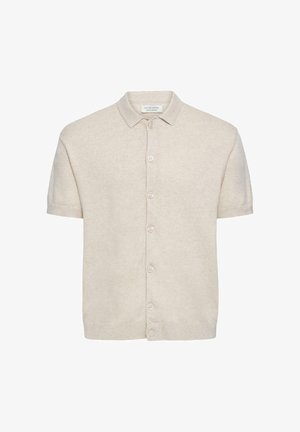 Smėlio spalvos trumpomis rankovėmis kardiganas, pagamintas iš tekstūruoto megzto audinio; turi užsegimą su sagomis priekyje ir klasikinio stiliaus apykaklę.