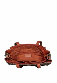 Sac à main en cuir marron ouvert montrant les compartiments intérieurs, y compris une poche zippée et une étiquette en cuir de marque à l'intérieur.