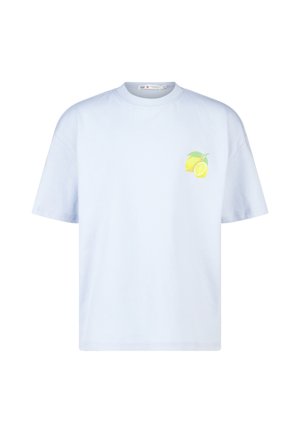 Lichtblauw T-shirt met korte mouwen en ronde hals, met een kleine citroengrafiek op de linkerborst.