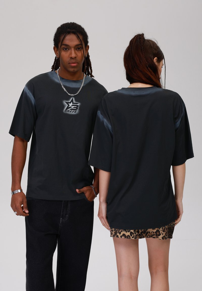 YOURTURN - UNISEX - Print T-shirt - black, Enlarge