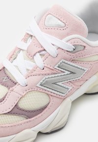 New Balance 9060 - Sneakers low - rose/sugar
