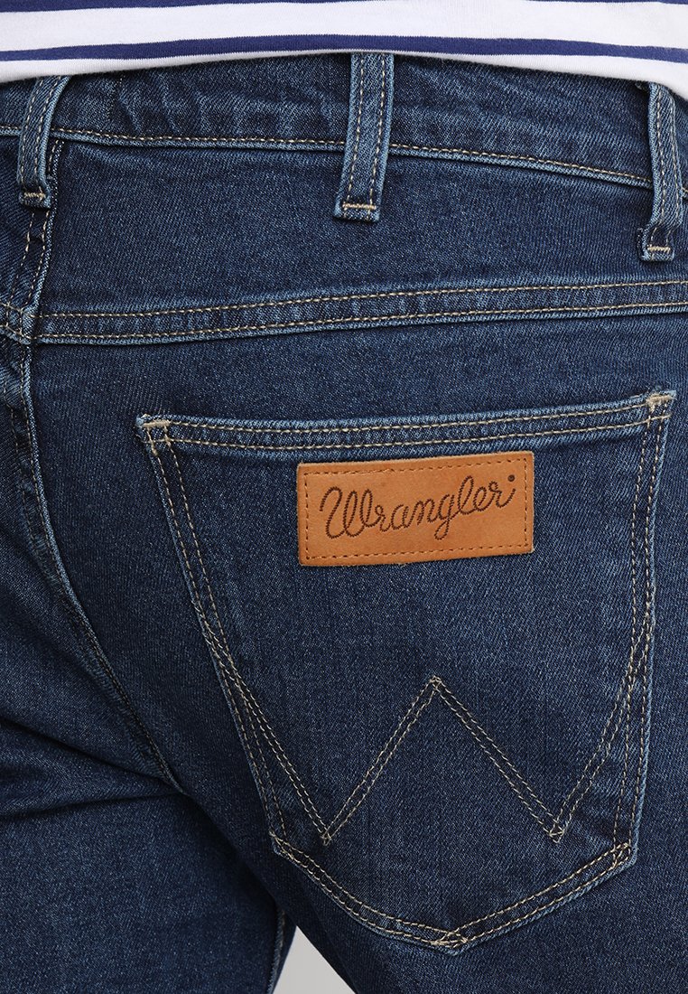Wrangler LARSTON - Slim fit jeans - darkstone/dark-blue denim -  Zalando.co.uk