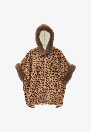Oversized Poncho im Leopardenmuster aus weichem Kunstfell, mit einer braunen Kapuze und Manschetten, einem Toggle-Verschluss und einem strukturierten Innenfutter.