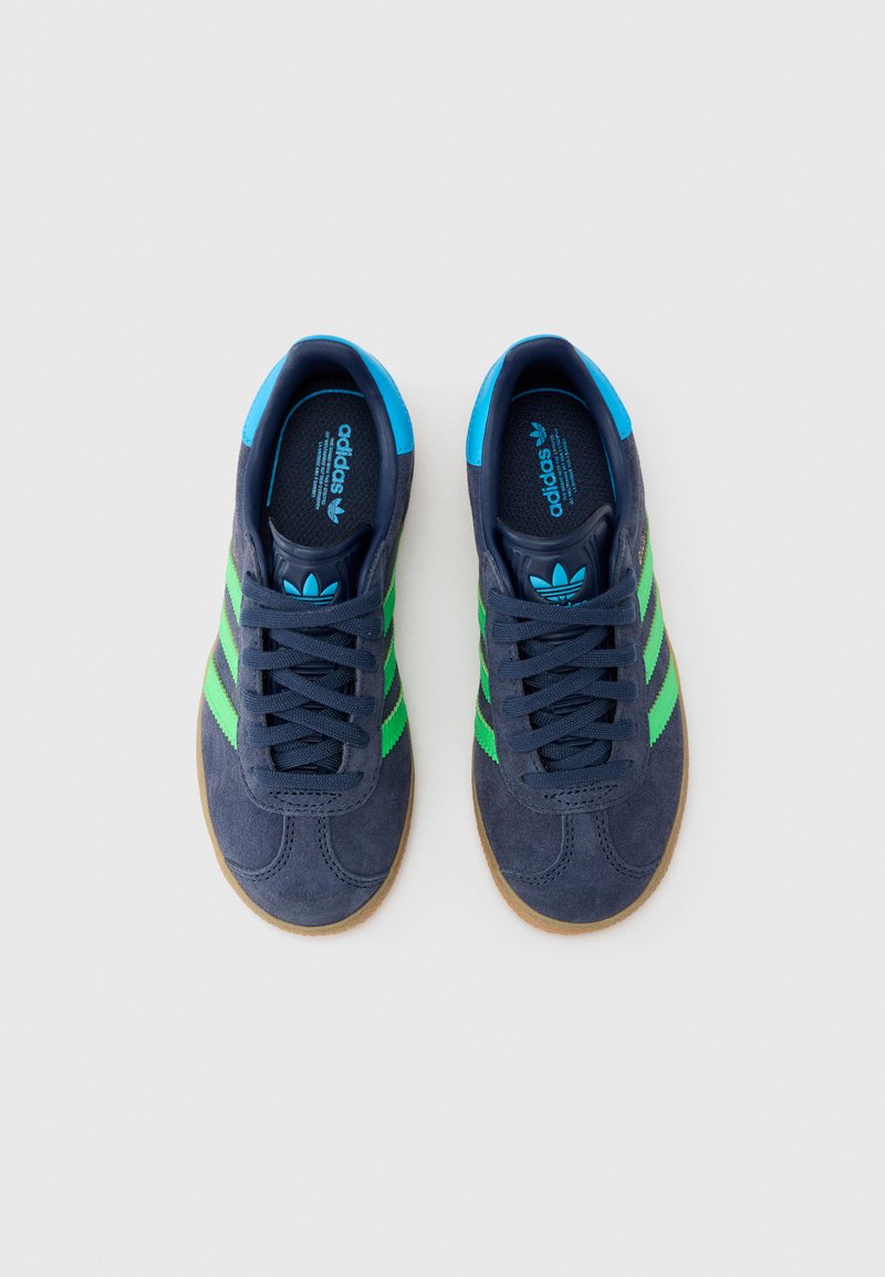 adidas Originals GAZELLE UNISEX - Trainers - shadow navy/screaming  green/lucid aquamarine/dark blue - Zalando.co.uk