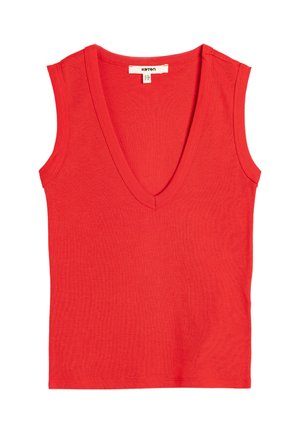 Rød ærmeløs top lavet af ribbet bomuld, med en dyb V-halsudskæring. Glat tekstur, tætsiddende form og minimal syning.