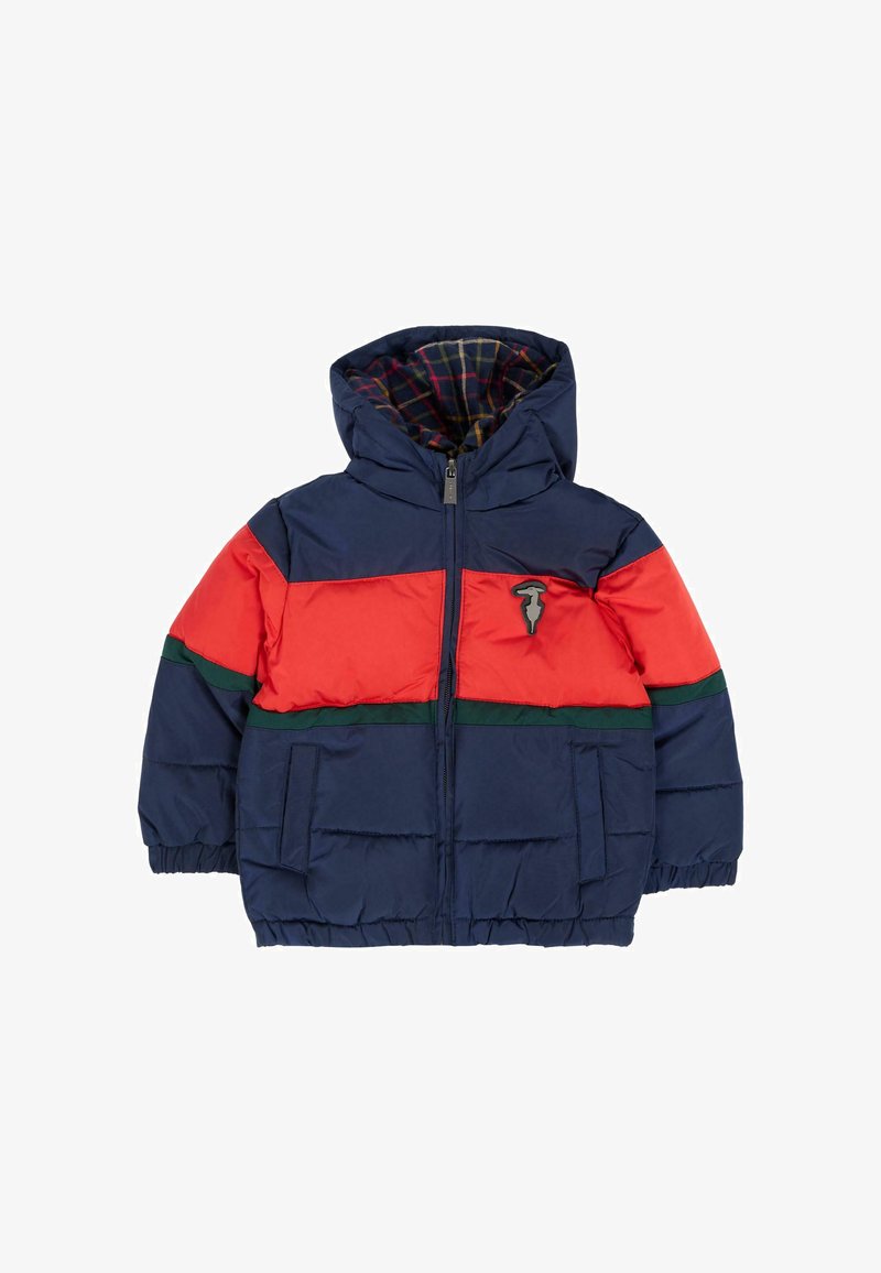 Padded jacket w kolorze granatowym, czerwonym i zielonym. Posiada kaptur, zamek błyskawiczny z przodu, dwie boczne kieszenie oraz podszewkę w kratę. Wykonana z trwałego materiału syntetycznego.