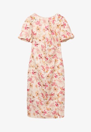Lichtroze jurk tot op de knie met korte pofmouwen en een bloemenpatroon in tinten roze, perzik en beige.