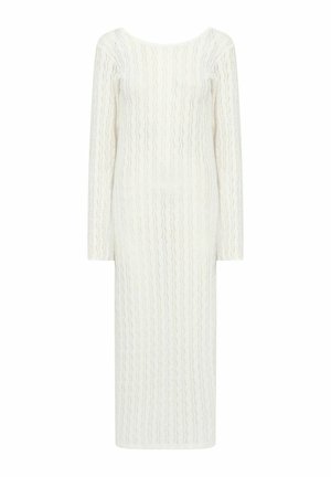 Długa, biała dzianinowa sukienka z długim rękawem, o falistym wzorze, z okrągłym dekoltem i dopasowanym kroju do ziemi. Miękka, teksturowana tkanina.