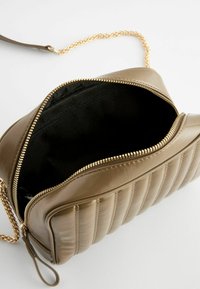 Next Geantă crossbody - khaki green