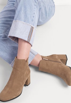 Tamaris, 1-25354-43 303 - Boots à talons - beige