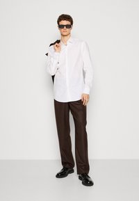HUGO KOEY - Camicia elegante - open white