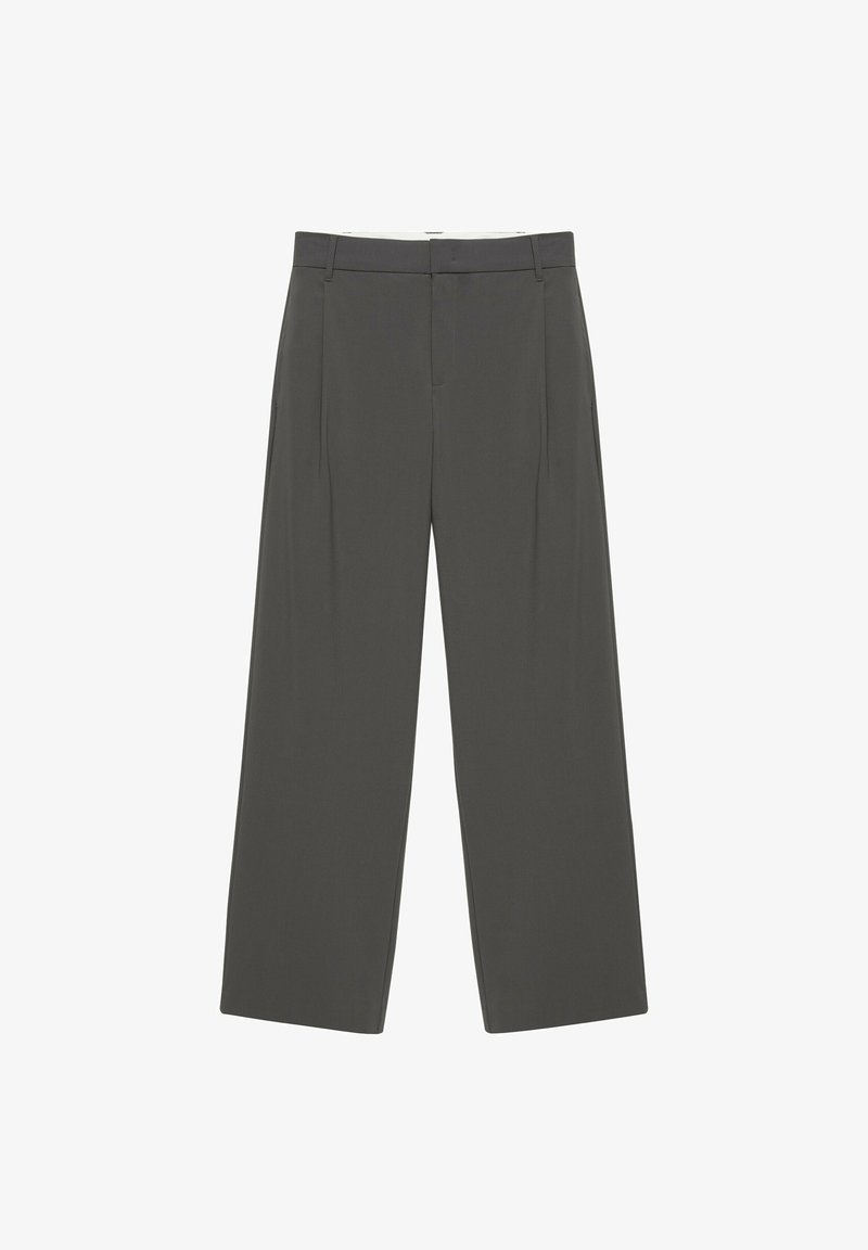 Pantalon gris foncé à jambes larges avec passants pour ceinture et fermeture frontale, présenté à plat sur fond blanc.