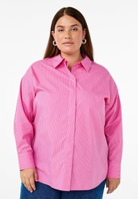 Zizzi LOCKERES LANGÄRMLIGES MIT STREIFEN - Skjortebluser - b pink salsa stripe