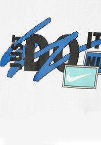 Nike Performance Camiseta deportiva - white