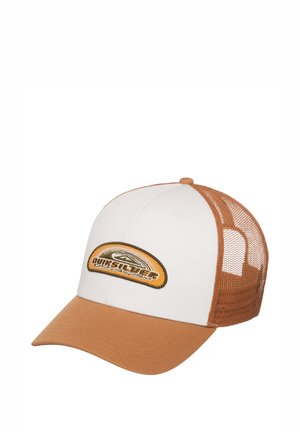 Biała i brązowa siateczkowa czapka bejsbolowa z wygiętym daszkiem oraz żółto-czarną naszywką z logo Quiksilver Surfboarding Company na przednim panelu.