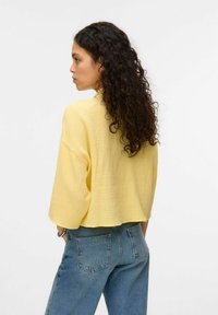 Vero Moda VMNATALI - Overhemdblouse - pale banana