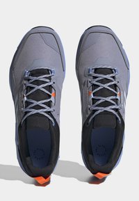Adidas Terrex Trekingové boty - silver violet blue dawn core black