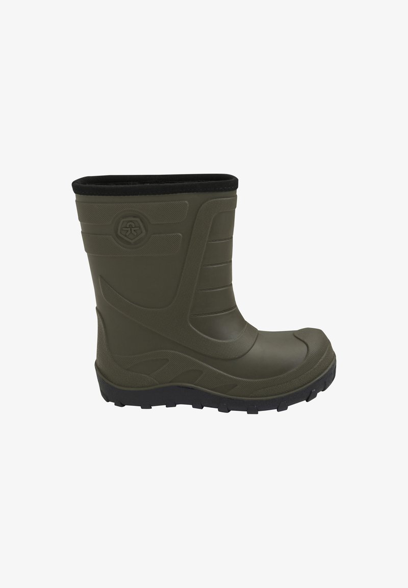 Botte verte synthétique imperméable avec une finition texturée, hauteur au niveau de la cheville, et une semelle en caoutchouc durable dotée de rainures de traction.