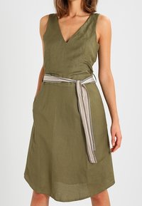 Noa Noa Vapaa-ajan mekko - olive