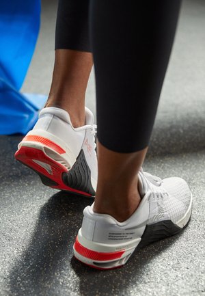 Chaussures fitness - white