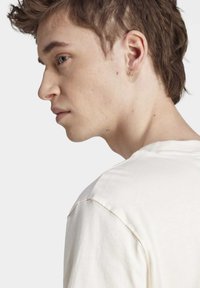 adidas Originals TREFOIL ESSENTIALS - T-shirts med print - white