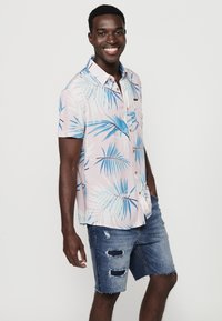 Koroshi SHORT SLEEVE - Košile - rosa pastel pastel pink