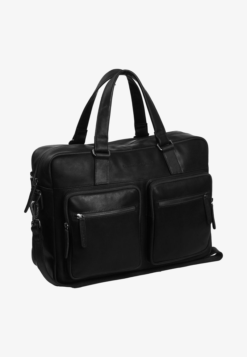 Schwarze Lederaktentasche mit zwei vorderen Taschen, oberen Griffen und einem abnehmbaren Schultergurt. Glatte Textur, rechteckige Form und minimale Beschläge.