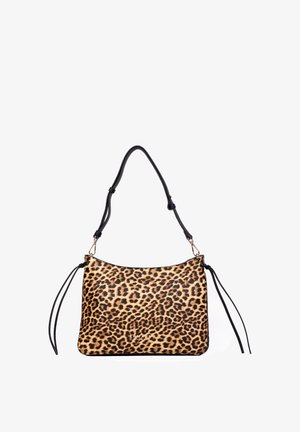 Borsa a tracolla rettangolare con stampa leopardata, tracolla nera regolabile e nappe laterali, marchiata "ERMANNO" vicino al centro in basso.