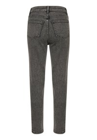 Jeans de mezclilla gris con diseño de pierna recta, cinco bolsillos y costuras en contraste. La vista trasera muestra dos bolsillos traseros.