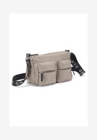 Beige Umhängetasche mit zwei vorderen Reißverschlusstaschen, einem glatten Nylon-Außenmaterial und einem schwarzen verstellbaren Tragegurt mit einem Logo.