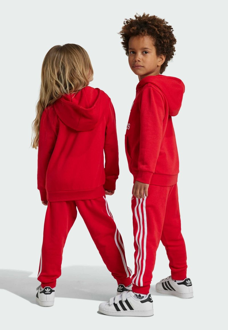 Short De Survêtement Garçon Nutmeg - Taille 2-3 Ans - Rouge - Coton - Taille élastique - Très Bon état