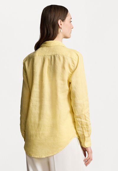 Polo Ralph Lauren CLASSIC FIT LINEN SHIRT - Button-down blouse - banana peel