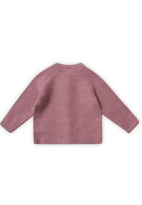 Strickpullover für Kinder in zartem Rosa. Mit langen Ärmeln, runder Ausschnitt und strukturiertem Muster auf einem kuscheligen Stoff.