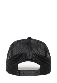 Gorra negra con parte trasera de malla, visera curvada y cierre ajustable de plástico con broche. Textura suave sin logotipos ni patrones visibles.