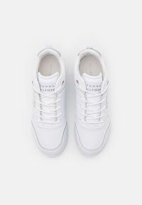 Tommy Hilfiger Baskets basses - white