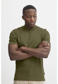 Casual Friday CFTHEIS - Jednoduché tričko - burnt olive