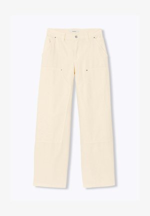 Pantalon taille large de couleur crème avec poches avant et passants de ceinture, présenté à plat sur un fond blanc.