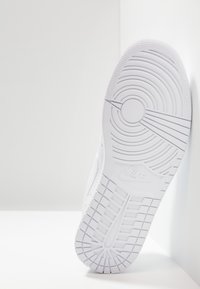 Jordan AIR JORDAN 1 - Sapatilhas - white/pure platinum
