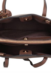 Bruine handtas met een ritsvak, glad leren buitenkant, hardware in goudtint en een zachte bruine stoffen binnenkant met subtiele branding.