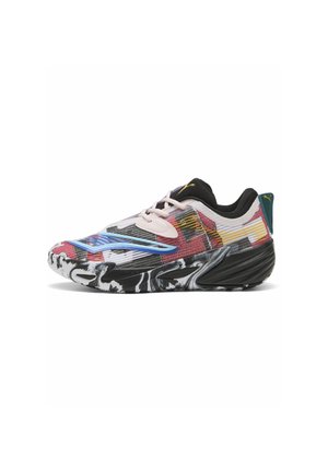 Zapatilla baja con parte superior de malla multicolor, cordones rosa claro, cuello acolchado negro y suela marmoleada en blanco y negro con detalles en azul y amarillo.