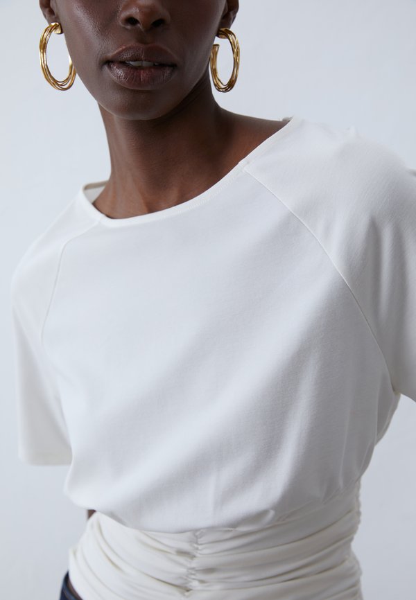 TOP - Basic T-shirt3