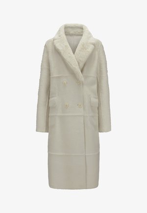 Doppelreihiger weißer Mantel aus weichem, strukturiertem Stoff. Mit breitem Kragen, zwei Fronttaschen und Knopfverschlüssen.