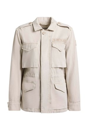 Beżowa bawełniana kurtka z zapinanymi na guziki pagonami, czterema przednimi kieszeniami z patkami, zapięciem na guziki oraz haftowanym napisem "K.H.U.J.O" na kieszeni na piersi.