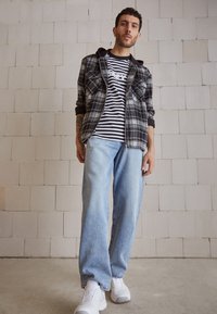 Levi's® 568 LOOSE STRAIGHT - Calças de ganga folgadas - service light