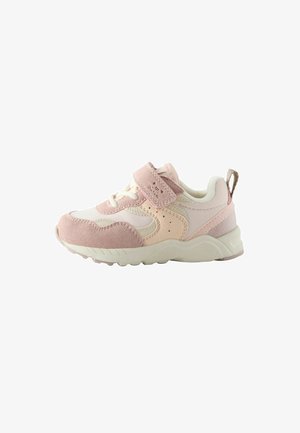 Sneaker per bambini in rosa e beige. Caratterizzata da materiali in pelle scamosciata e mesh, suola in gomma testurizzata, cinturino regolabile e linguetta per il tallone rinforzata.